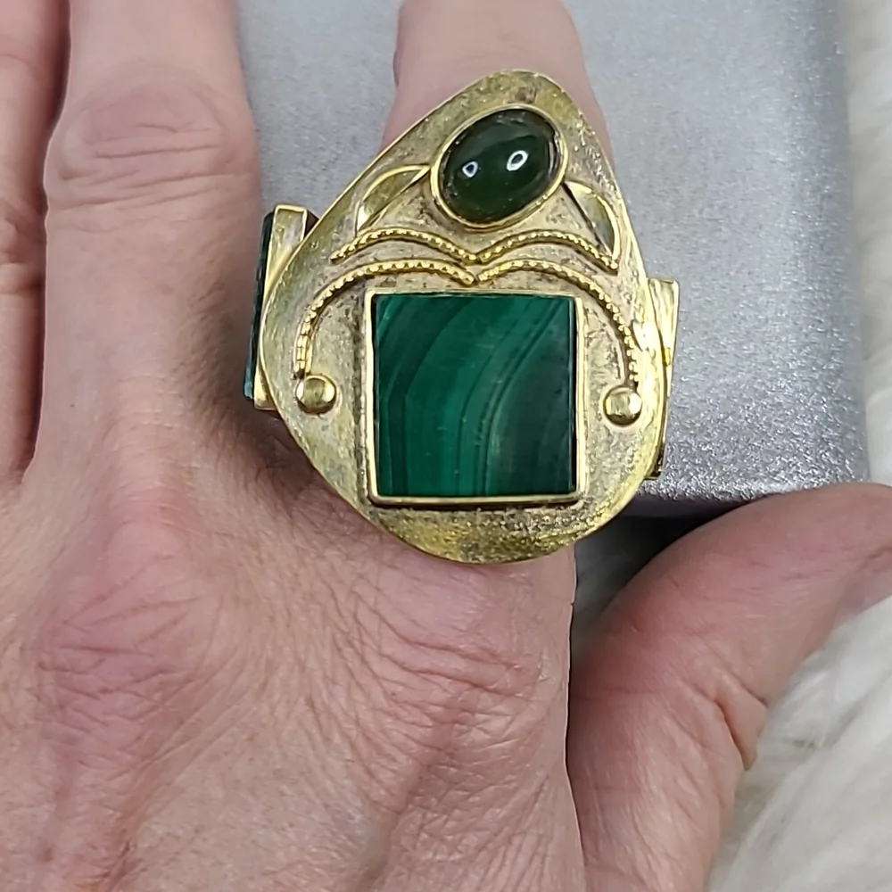Vintage Ring Size 10 Gold Tone Malachite Handmade Statement Piece Unique Jewelry - Picture 5 of 6